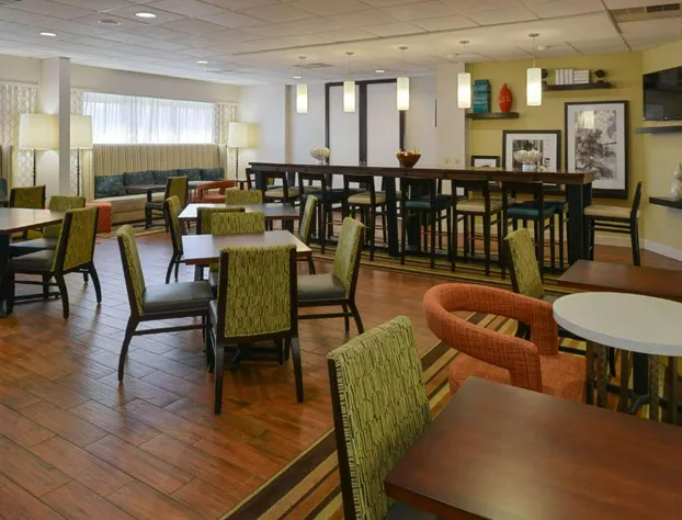 Hampton Inn Carbondale hotel detail image 3