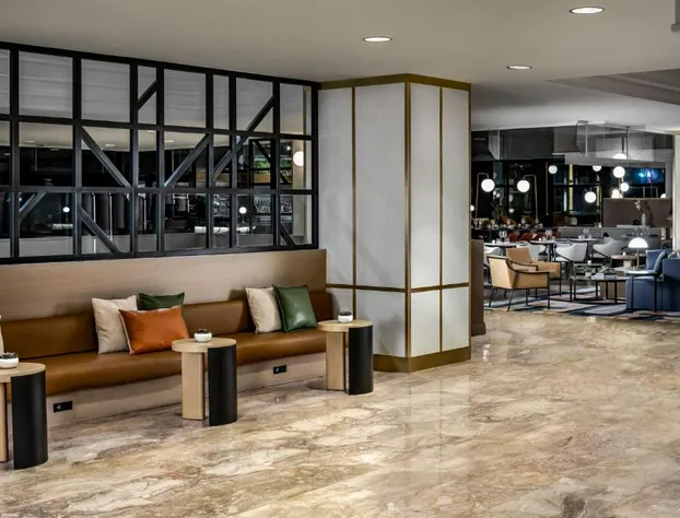 Le Centre Sheraton Montreal Hotel hotel detail image 1