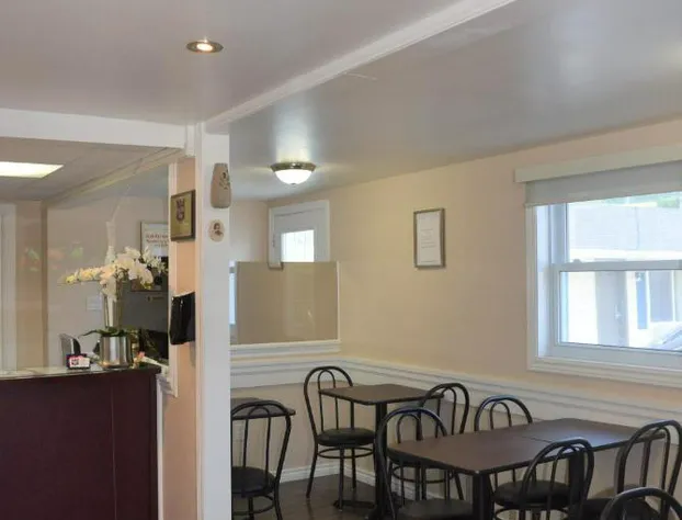 Knights Inn Arnprior hotel detail image 4