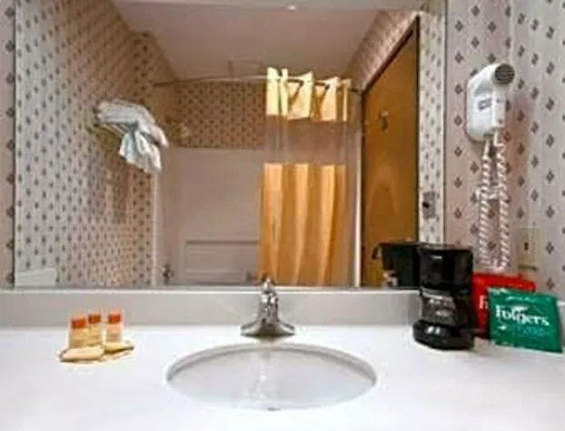 Days Inn & Suites by Wyndham Dundee hotel detail image 3