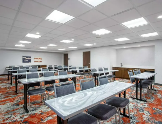 Hampton Inn & Suites Muncie hotel detail image 2