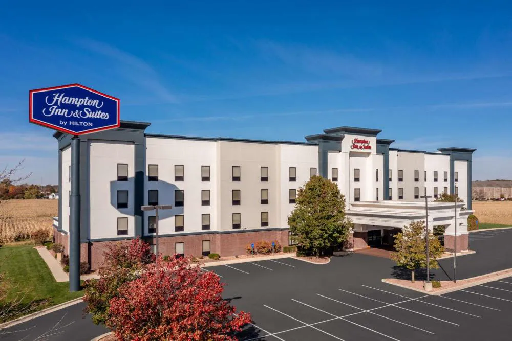 Hampton Inn & Suites Muncie hotel hero