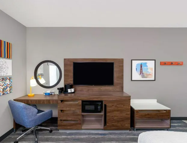 Hampton Inn & Suites Muncie hotel detail image 4