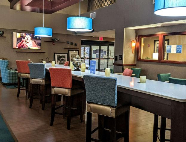 Hampton Inn & Suites Jacksonville - Beach Blvd/Mayo Clinic hotel detail image 4