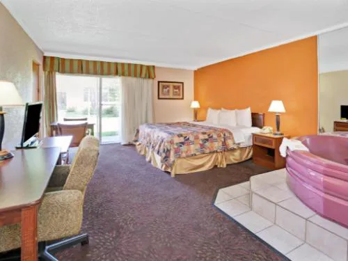 Days Inn by Wyndham Ann Arbor hotel detail image 1