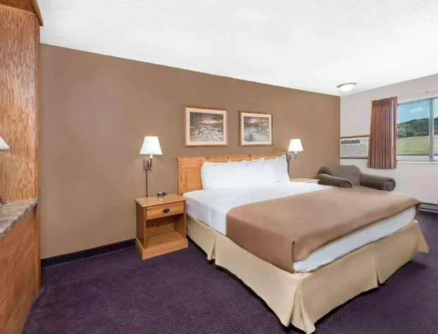 Super 8 by Wyndham Chamberlain SD hotel detail image 4