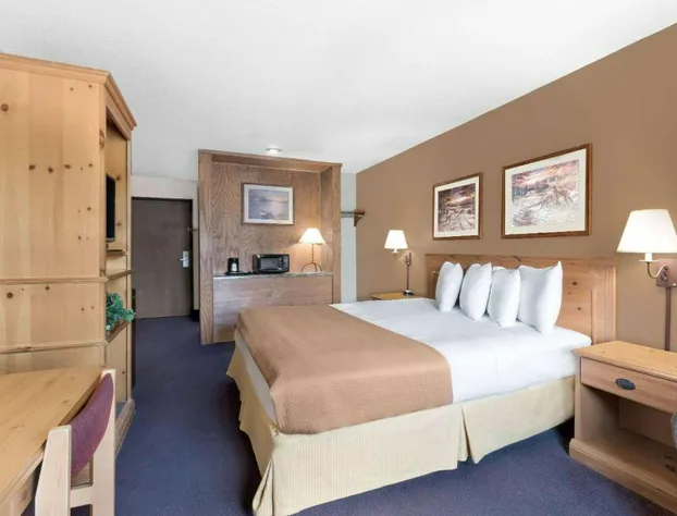 Super 8 by Wyndham Chamberlain SD hotel detail image 4