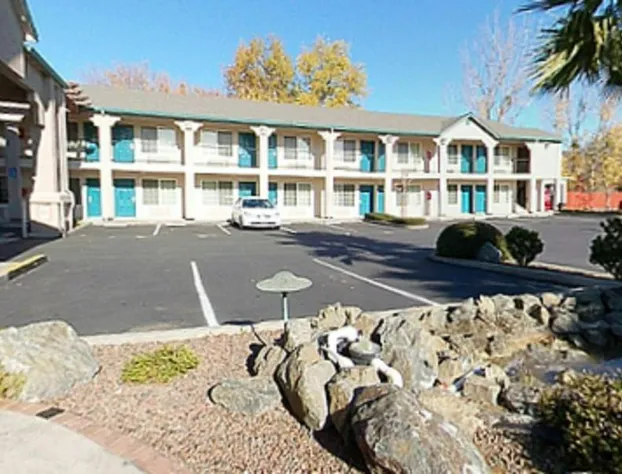 Cloverdale Wine Country Inn & Suites hotel detail image 3