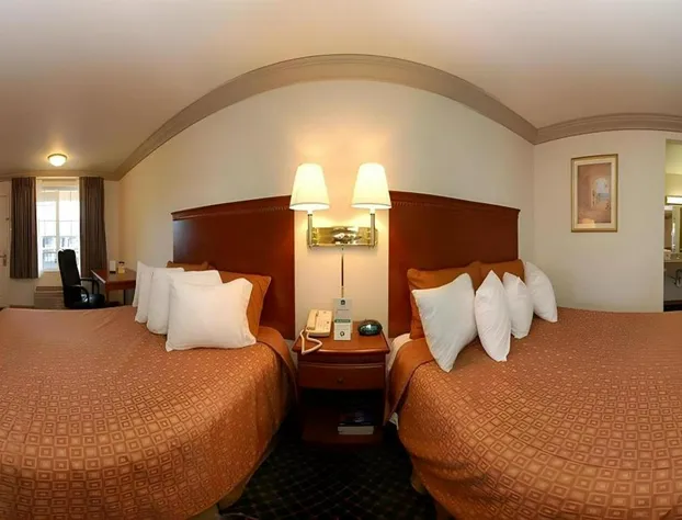 Cloverdale Wine Country Inn & Suites hotel detail image 1