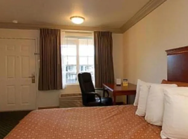 Cloverdale Wine Country Inn & Suites hotel detail image 2