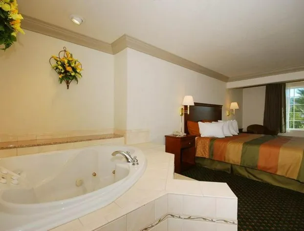 Cloverdale Wine Country Inn & Suites hotel detail image 1