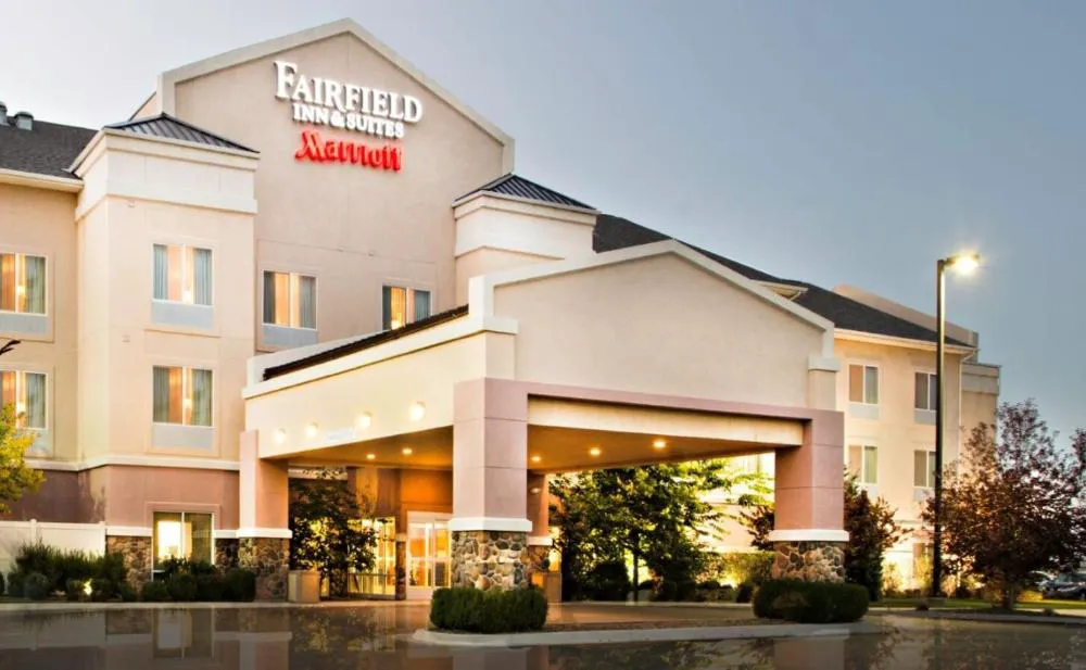 Fairfield Inn and Suites by Marriott Burley hotel hero