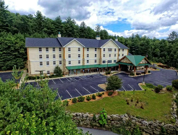 Hampton Inn & Suites Cashiers Sapphire Valley hotel detail image 1