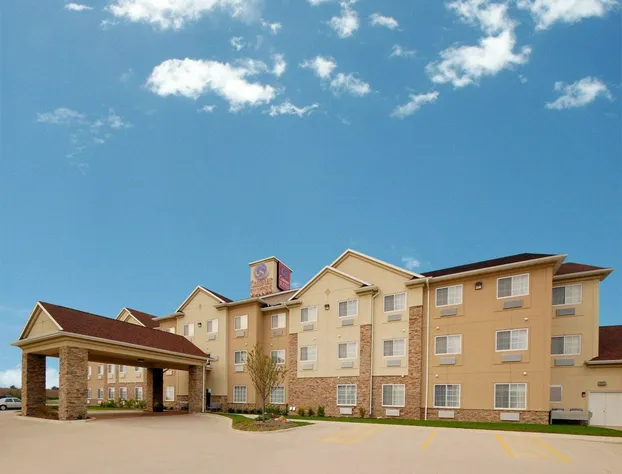 Comfort Suites Cedar Falls Industrial Park hotel detail image 1