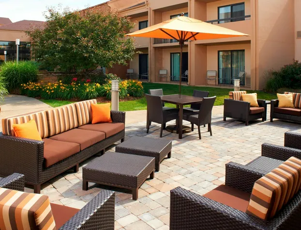 Courtyard by Marriott Rockford hotel detail image 2