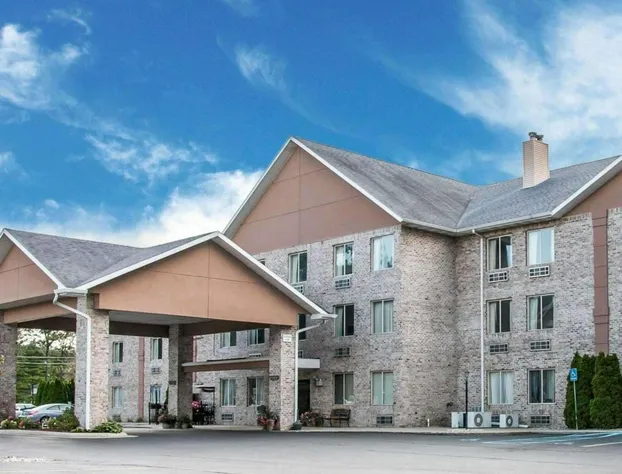 Comfort Inn Whitehall near Michigan's Adventure hotel detail image 2