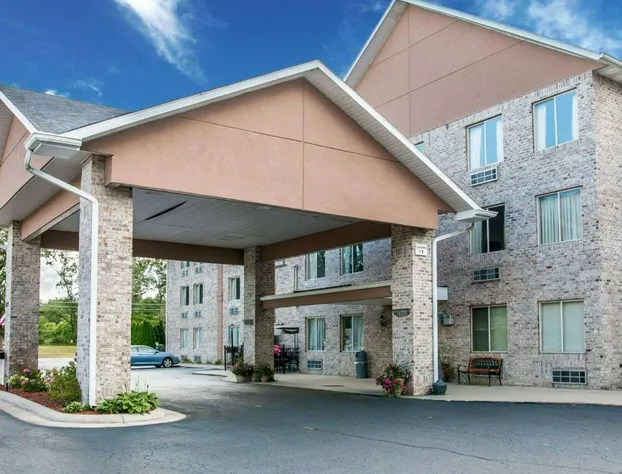 Comfort Inn Whitehall near Michigan's Adventure hotel detail image 3