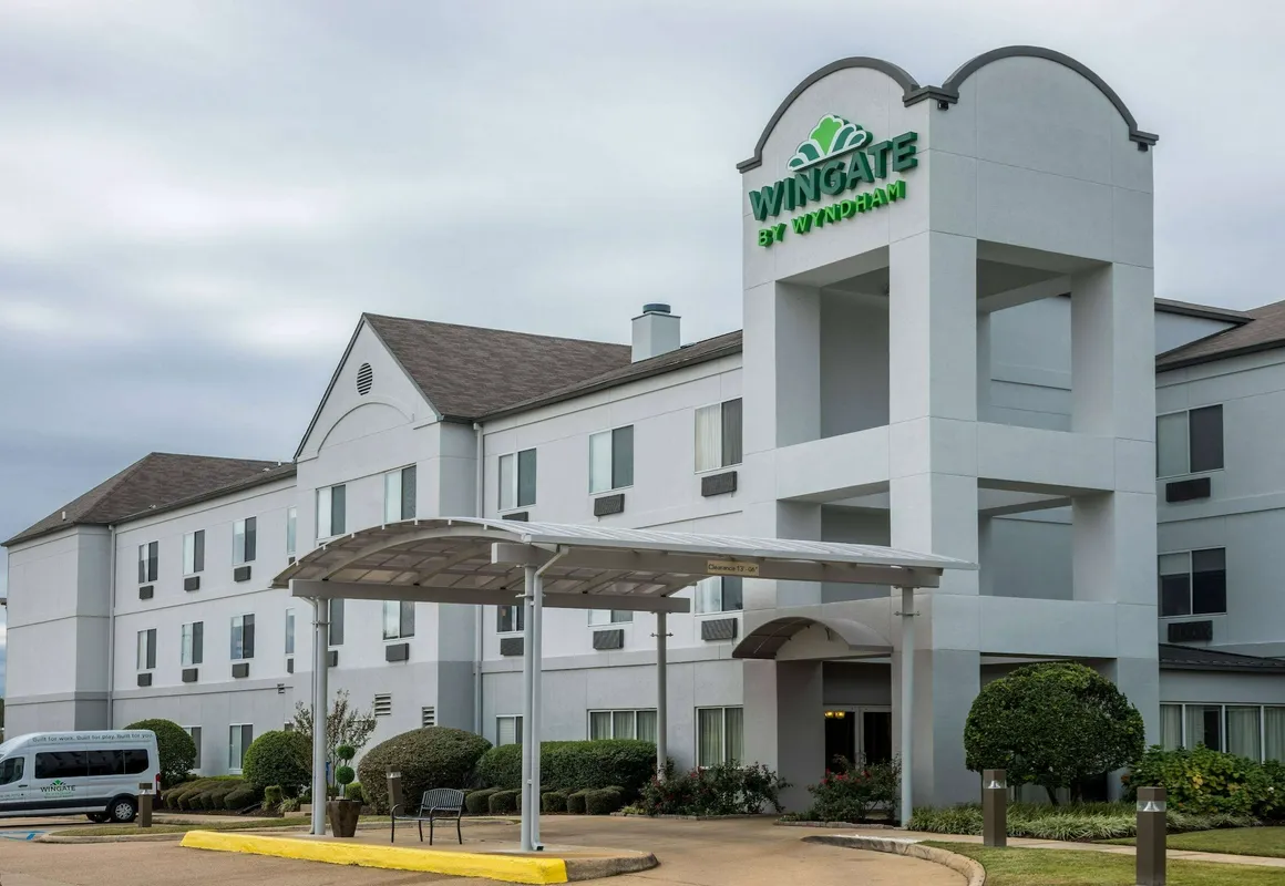 Wingate by Wyndham Shreveport Airport hotel hero