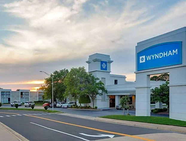 Wyndham Riverfront Little Rock hotel detail image 2