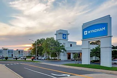 Wyndham Riverfront Little Rock hotel detail image 4