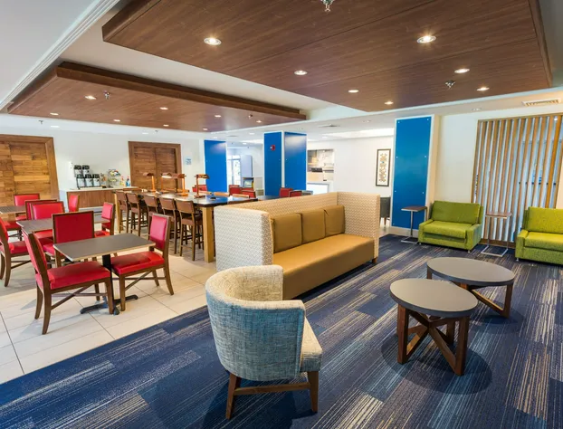 Holiday Inn Express Hotel & Suites Wilmington-University Ctr by IHG hotel detail image 3