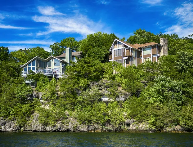 Tan-Tar-A Estates hotel detail image 1