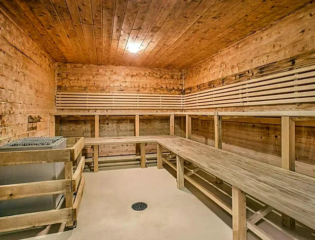 Ramada by Wyndham Hancock Waterfront hotel detail image 3