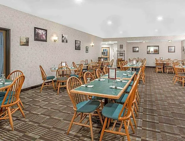 Ramada by Wyndham Hancock Waterfront hotel detail image 3