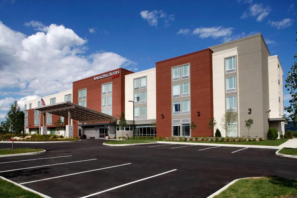 SpringHill Suites Pittsburgh Latrobe hotel hero