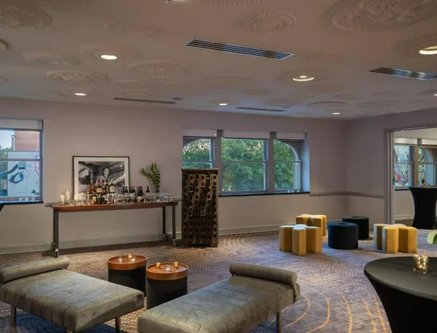 Renaissance Des Moines Savery Hotel hotel detail image 3