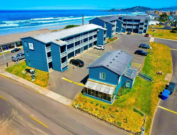 OYO Waves Hotel Newport OR - NYE Beach hotel detail image 1