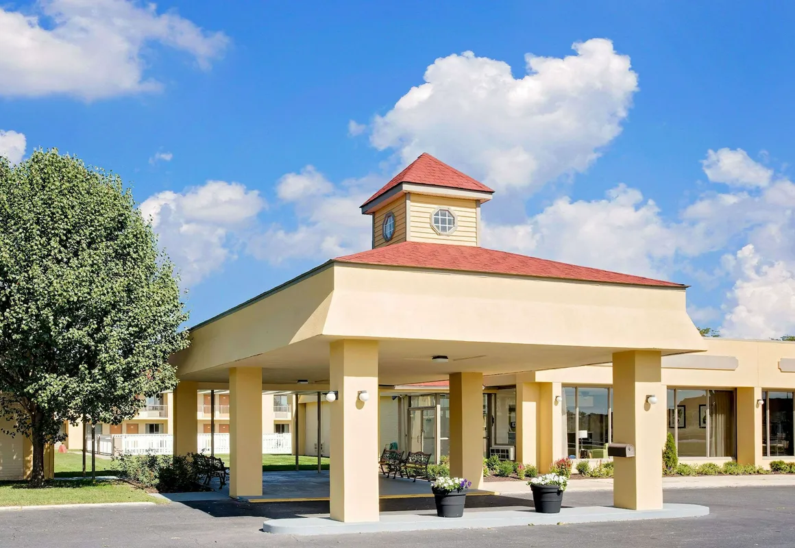 Days Inn by Wyndham Easton hotel hero