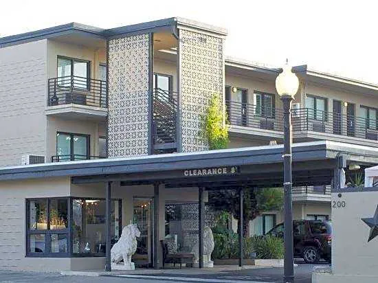 Sole Inn and Suites hotel detail image 2