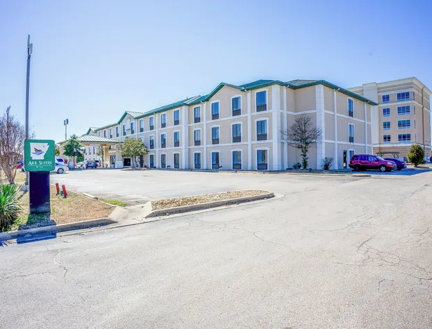 Ark Suites By OYO Jonesboro I-555 hotel detail image 1