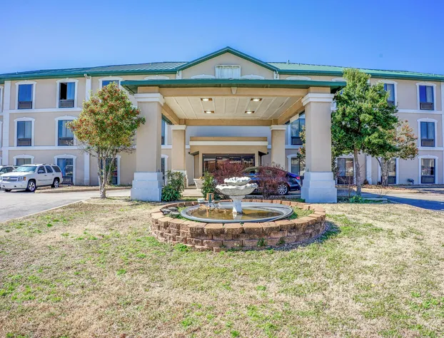 Ark Suites By OYO Jonesboro I-555 hotel detail image 2