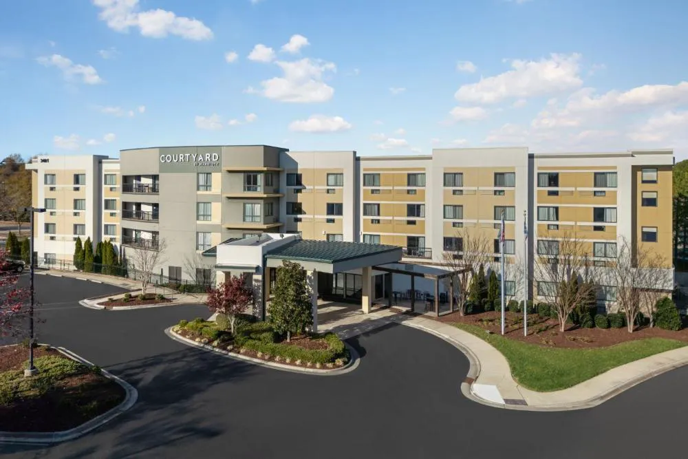 Courtyard by Marriott Raleigh North/Triangle Town Center hotel hero