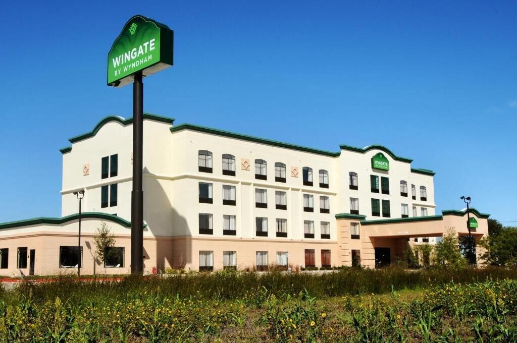 Wingate by Wyndham New Braunfels hotel hero