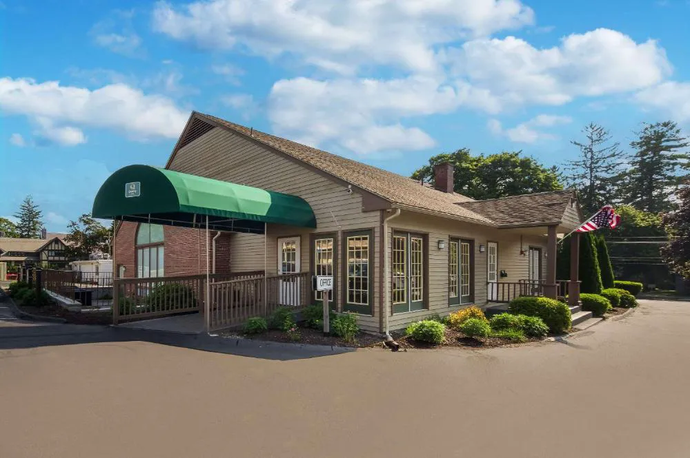 Quality Inn hotel hero