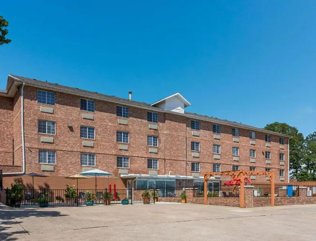 Rodeway Inn Branson, Brick House hotel detail image 2