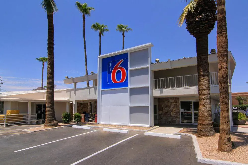 Motel 6 Old town Scottsdale/Fashion Square hotel hero