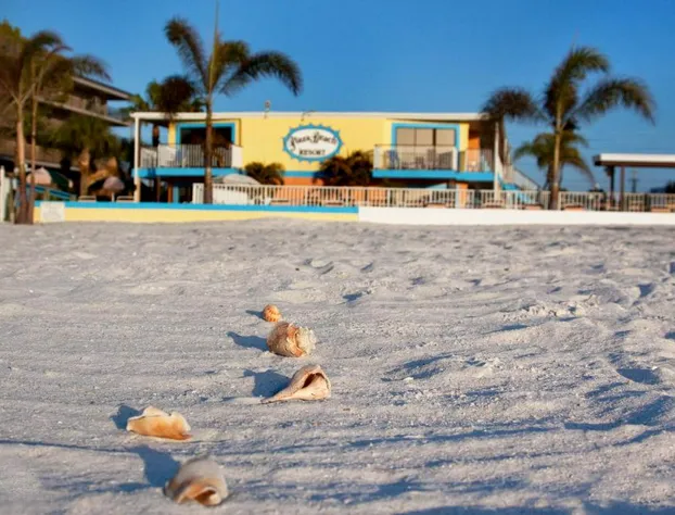 Plaza Beach Hotel Beachfront Resort hotel detail image 1