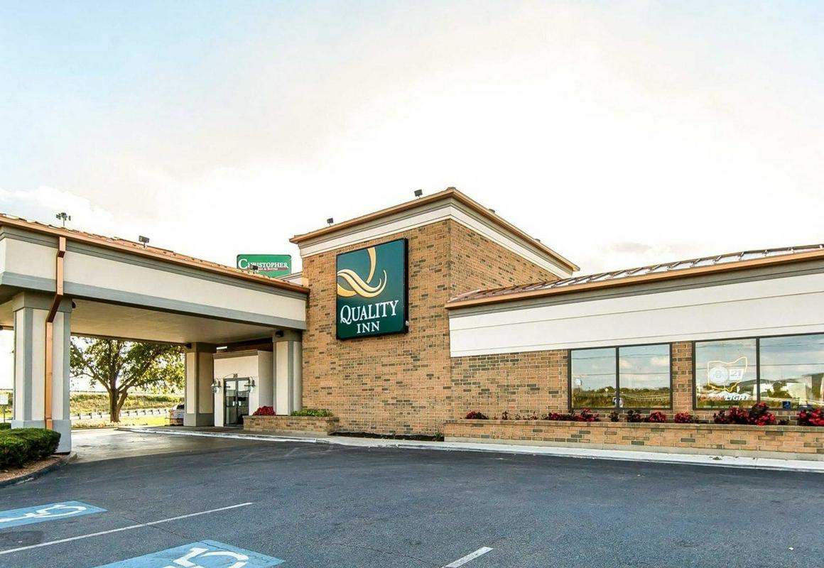 Quality Inn hotel hero