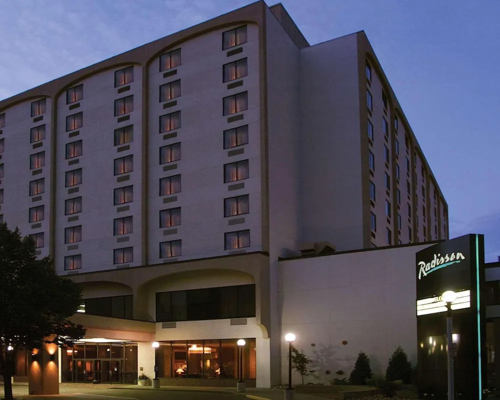 Radisson Hotel Bismarck hotel hero