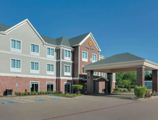 La Quinta Inn & Suites by Wyndham Tyler South hotel detail image 1