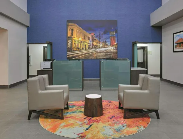 La Quinta Inn & Suites by Wyndham Tyler South hotel detail image 3