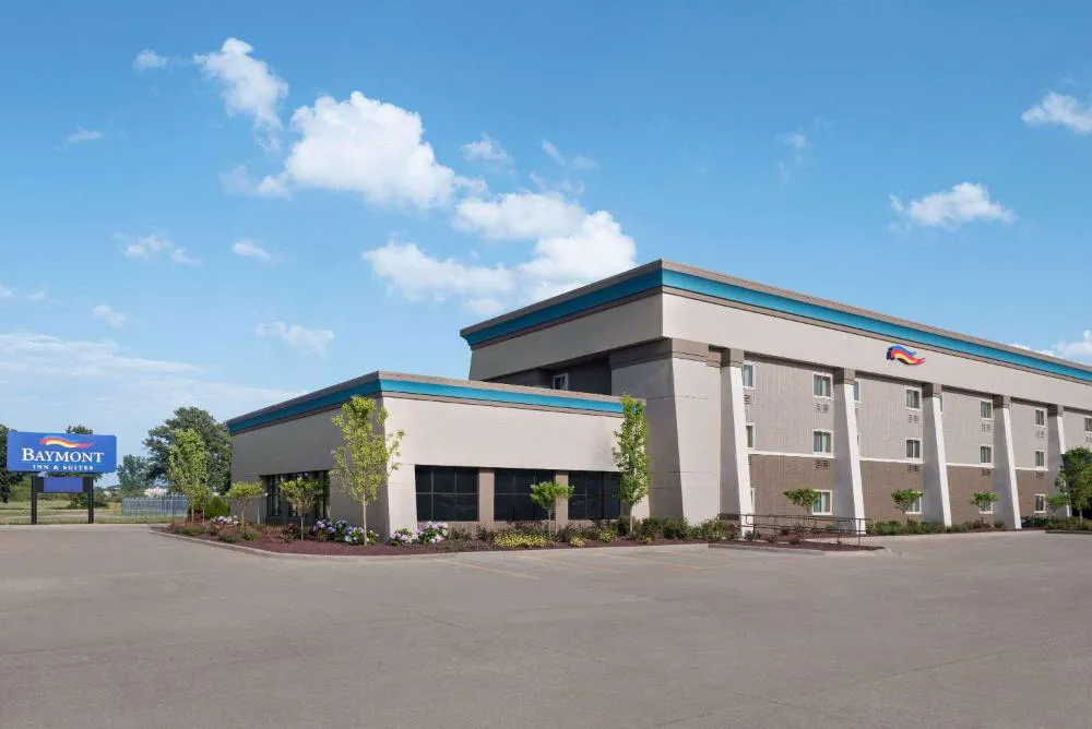 Baymont by Wyndham Mt. Pleasant hotel hero