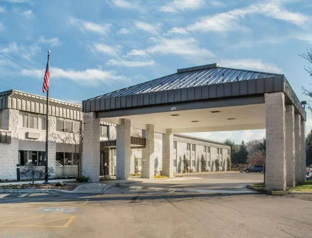 Clarion Pointe Jamestown - Falconer hotel detail image 3