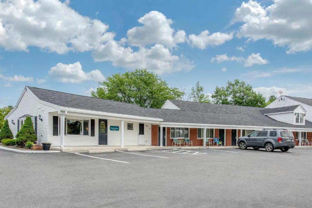 Coachman Inn hotel hero