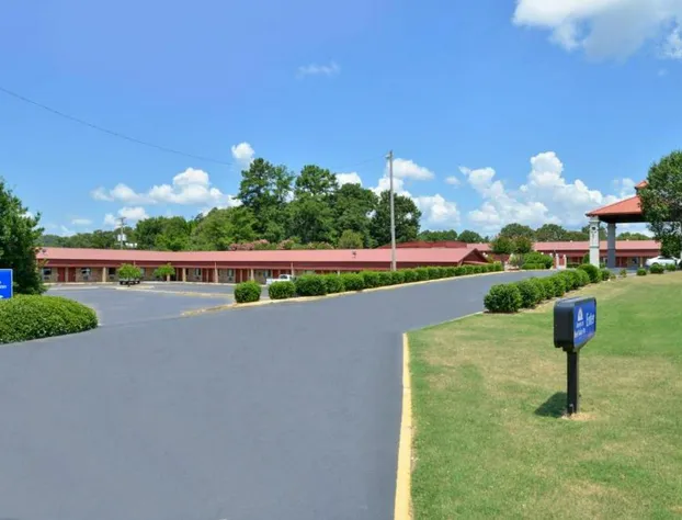 Americas Best Value Inn Batesville hotel detail image 3