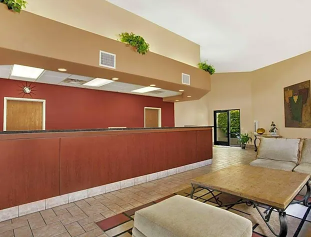 Days Inn by Wyndham Globe hotel detail image 3